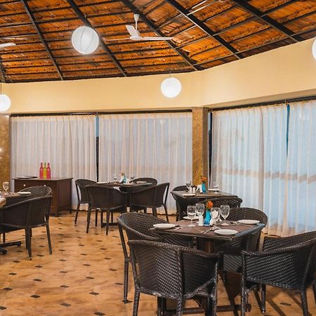 Coconut Grove Beach Resort Colva Εξωτερικό φωτογραφία