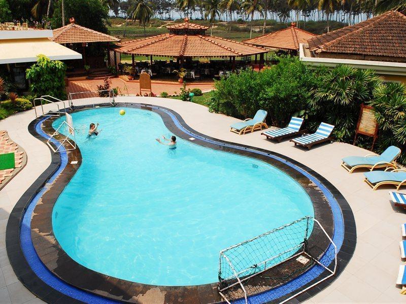 Coconut Grove Beach Resort Colva Εξωτερικό φωτογραφία