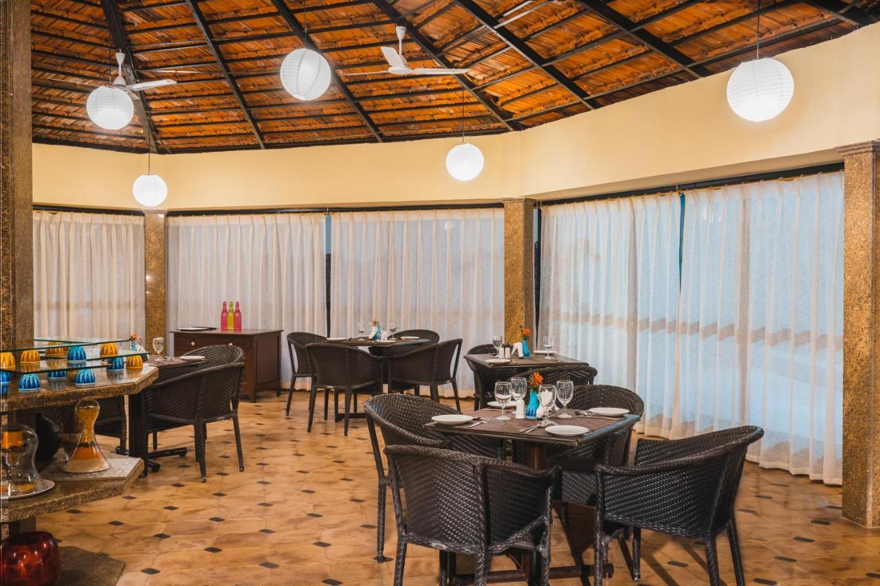 Coconut Grove Beach Resort Colva Εξωτερικό φωτογραφία