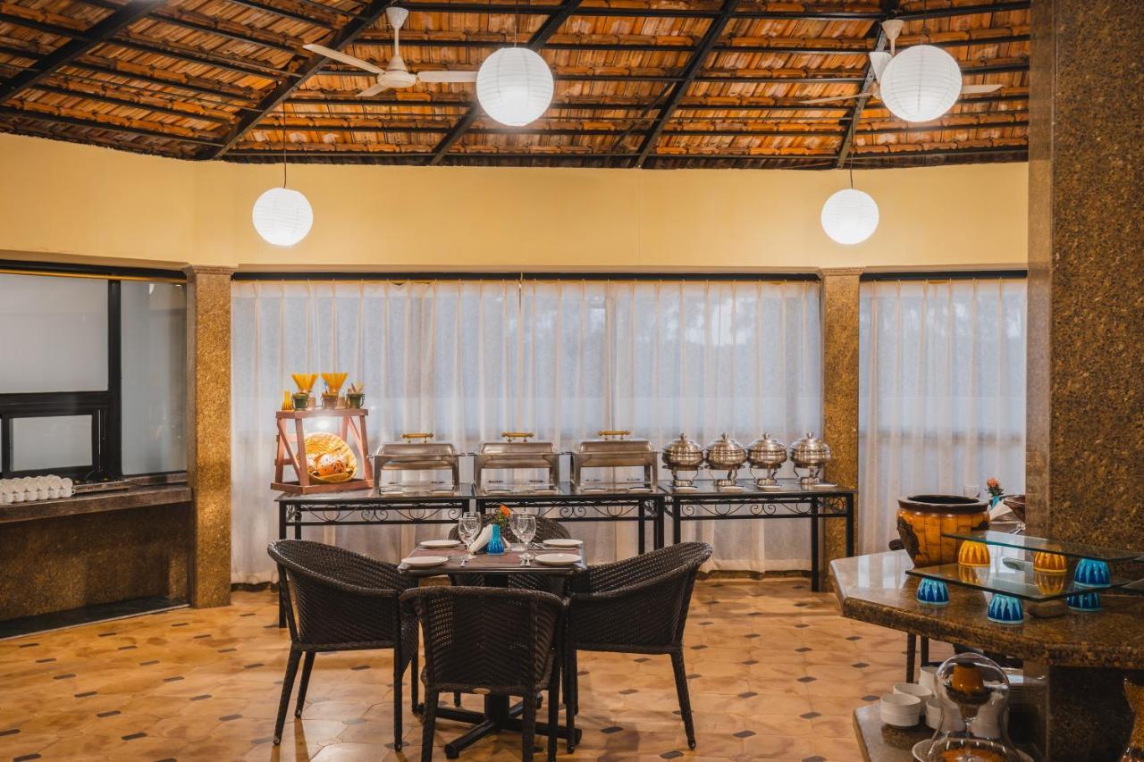 Coconut Grove Beach Resort Colva Εξωτερικό φωτογραφία