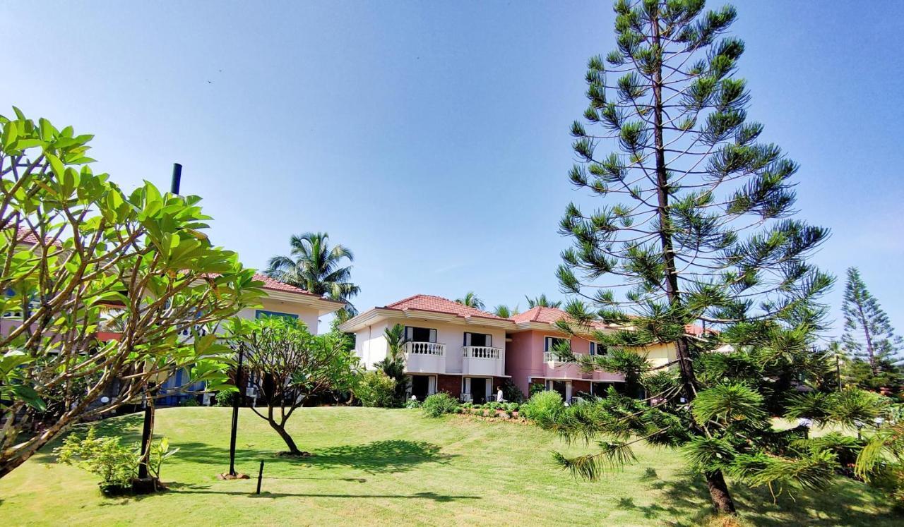 Coconut Grove Beach Resort Colva Εξωτερικό φωτογραφία