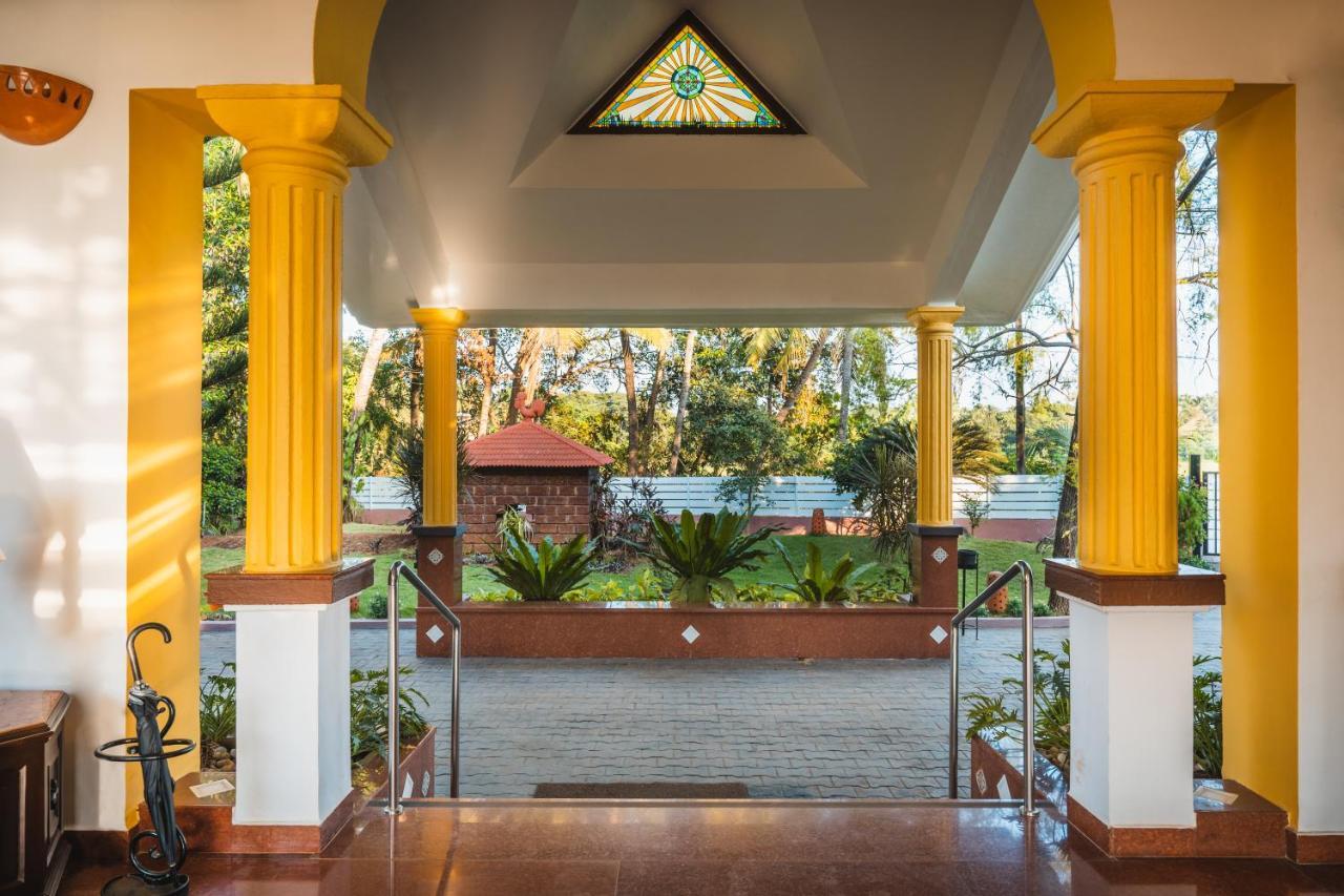 Coconut Grove Beach Resort Colva Εξωτερικό φωτογραφία
